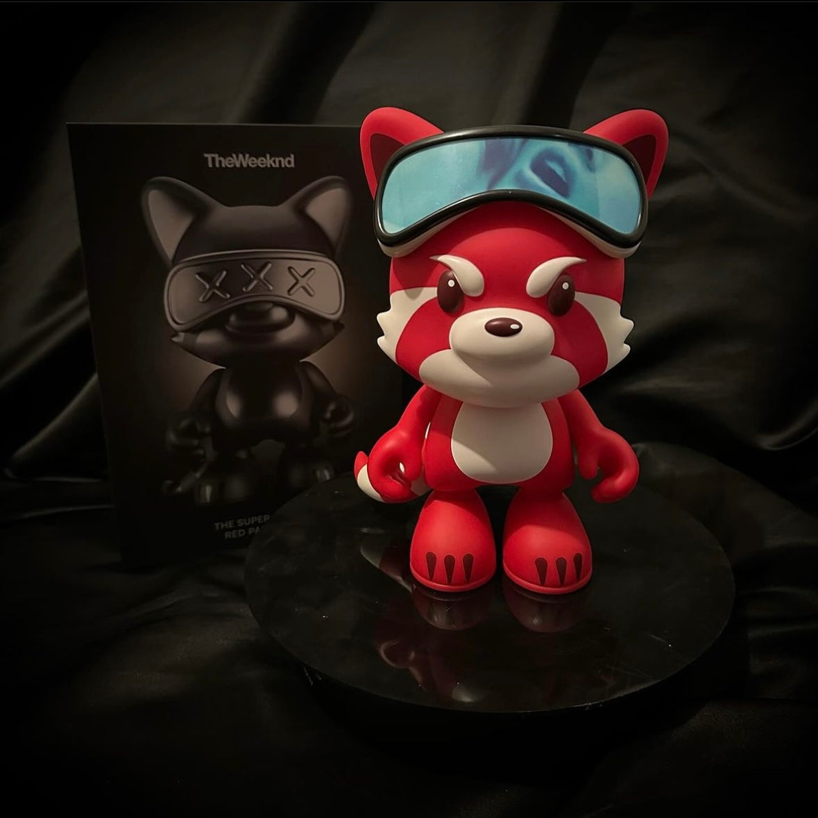 KISS LAND RED By The Weeknd 8” INCH
